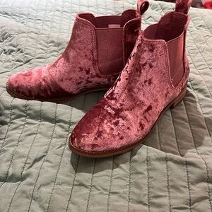 Pink velvet Toms ankle boots